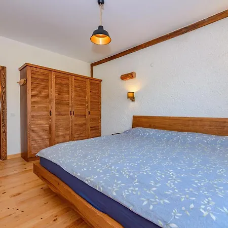 Nazen Apartment