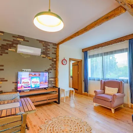 Nazen Apartment