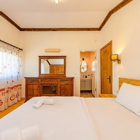 Nazen Apartment